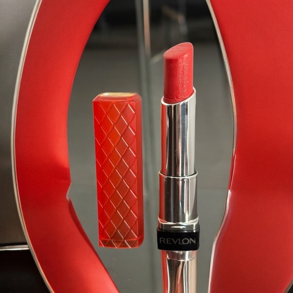 Lipstick REVLON Colorburst Lip Butter Lipstick Lip Color - Picture 7 of 12